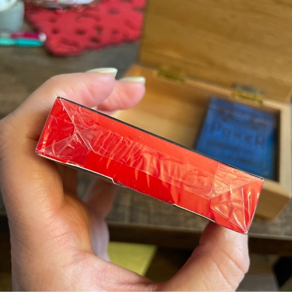 Aces Over Kings Two Decks of Poker Cards in Wood Box Sealed Decks - Picture 4 of 9